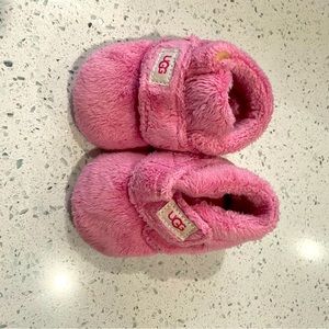 Baby Ugg slippers newborn/small pink